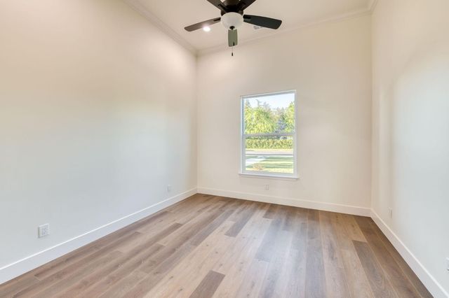 35242 Mustang Lane, Madera, CA 93636