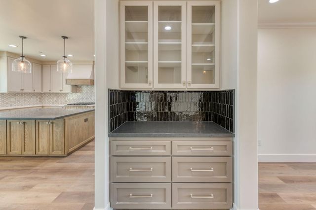 35242 Mustang Lane, Madera, CA 93636