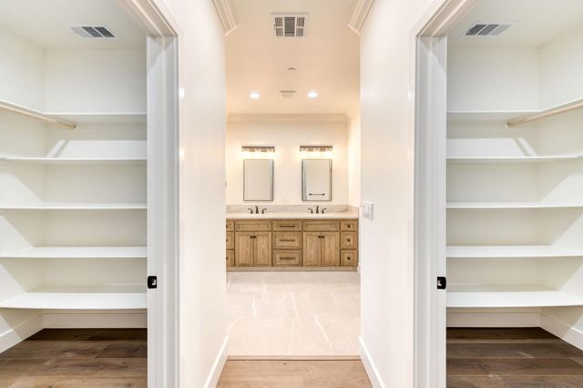 35242 Mustang Lane, Madera, CA 93636