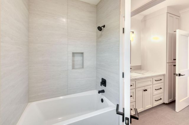 35242 Mustang Lane, Madera, CA 93636