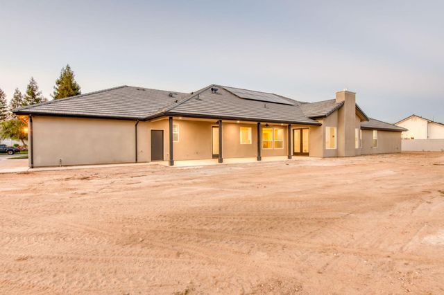 35242 Mustang Lane, Madera, CA 93636