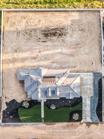 35242 Mustang Lane, Madera, CA 93636