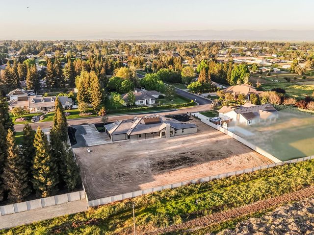 35242 Mustang Lane, Madera, CA 93636