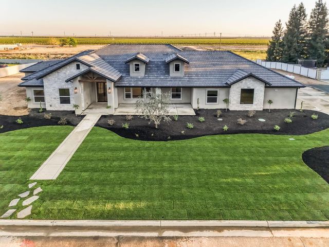 35242 Mustang Lane, Madera, CA 93636