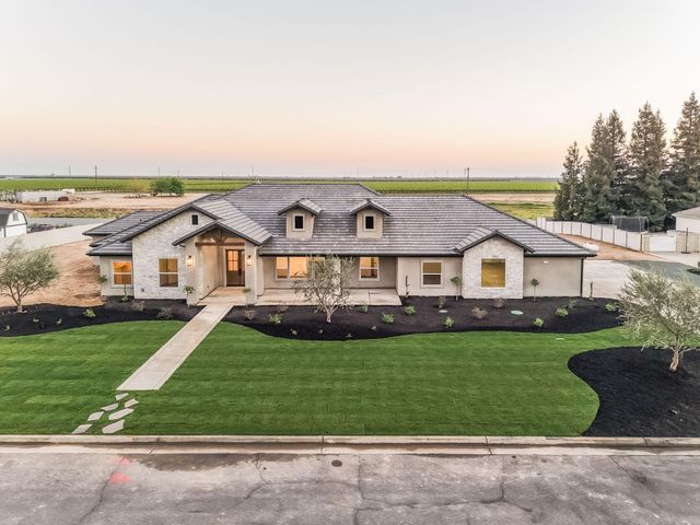 35242 Mustang Lane, Madera, CA 93636