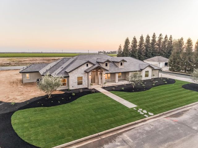 35242 Mustang Lane, Madera, CA 93636