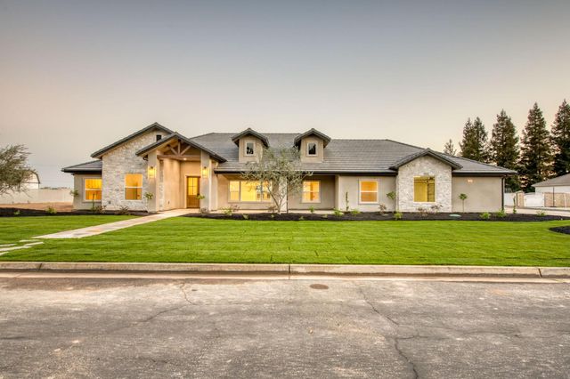 35242 Mustang Lane, Madera, CA 93636