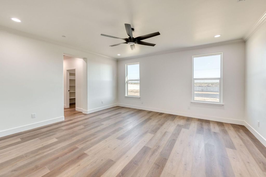 Image 10 of property listing at 35242 Mustang Lane, Madera, CA 93636