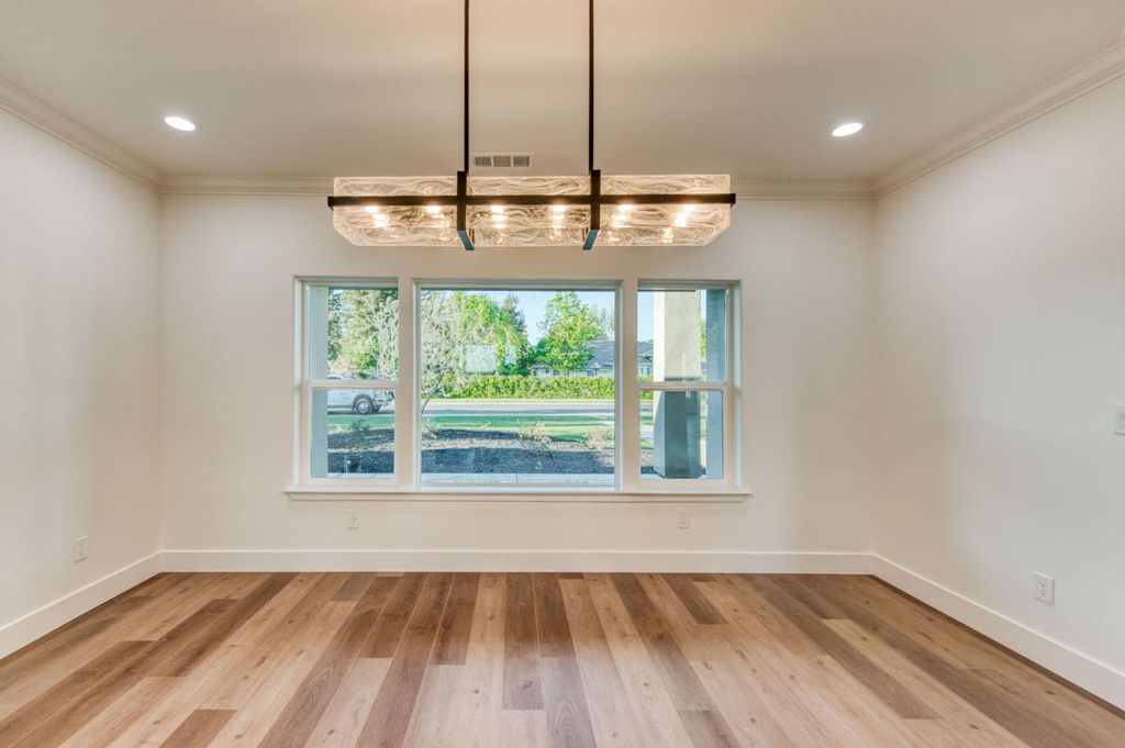 Image 24 of property listing at 35242 Mustang Lane, Madera, CA 93636