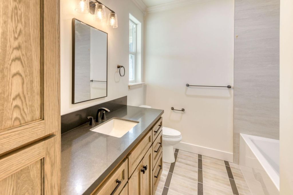 Image 29 of property listing at 35242 Mustang Lane, Madera, CA 93636