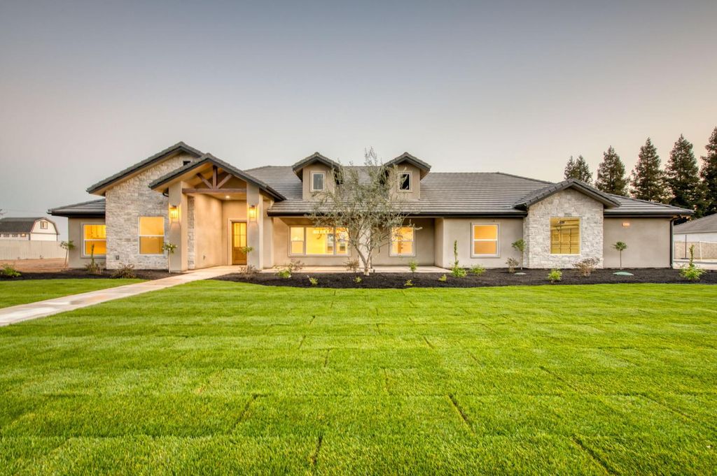 Image 45 of property listing at 35242 Mustang Lane, Madera, CA 93636