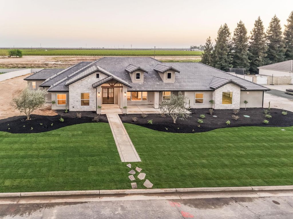 Image 57 of property listing at 35242 Mustang Lane, Madera, CA 93636