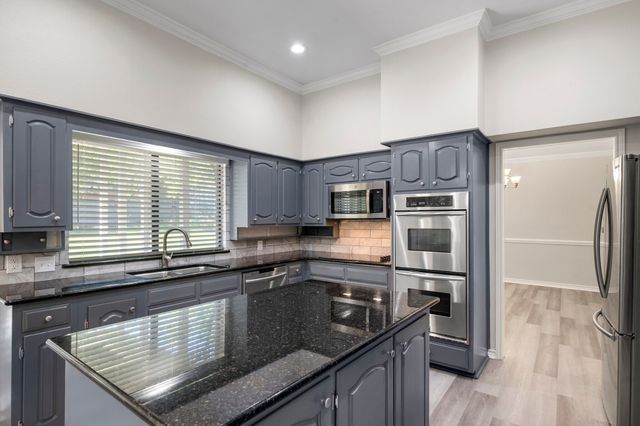 4351 Bullfinch Court, Fort Worth, TX 76133