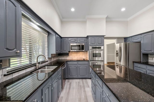 4351 Bullfinch Court, Fort Worth, TX 76133