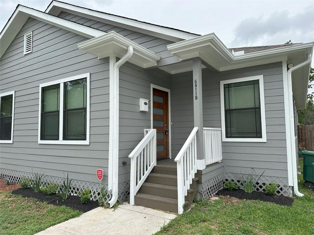 5911 Westover Street, Houston, TX 77033