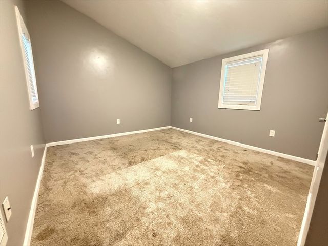 7 Southbridge St Ct, Auburn, MA 01501