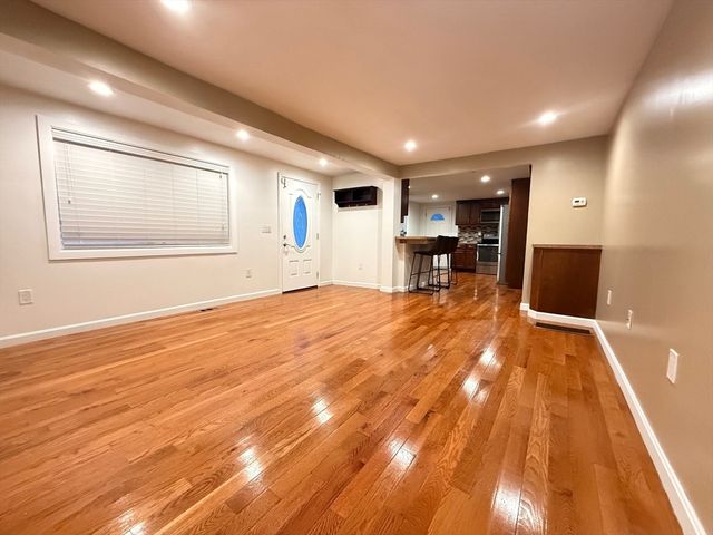 7 Southbridge St Ct, Auburn, MA 01501