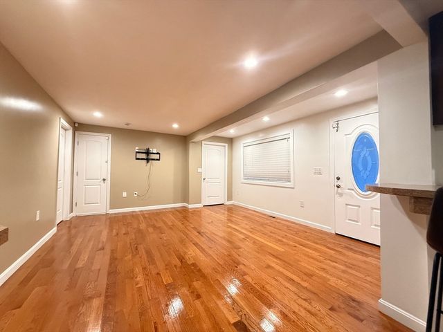 7 Southbridge St Ct, Auburn, MA 01501