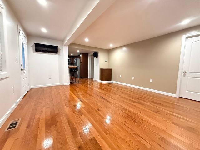 7 Southbridge St Ct, Auburn, MA 01501