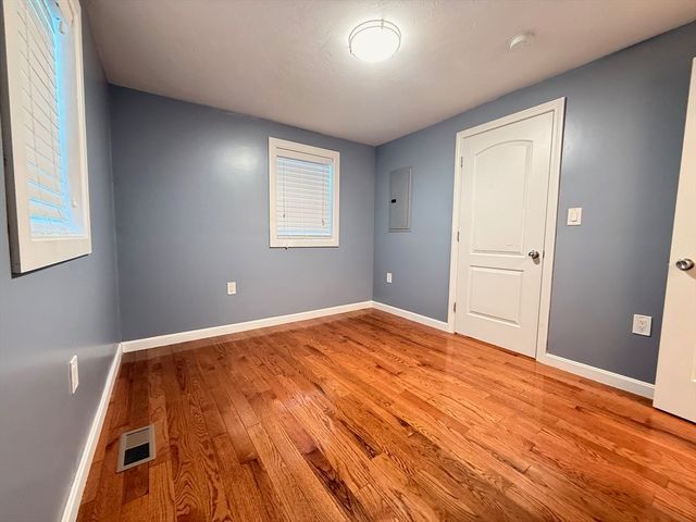 7 Southbridge St Ct, Auburn, MA 01501