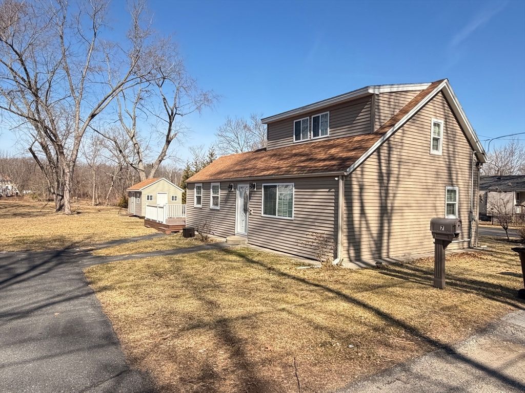 7 Southbridge St Ct, Auburn, MA 01501