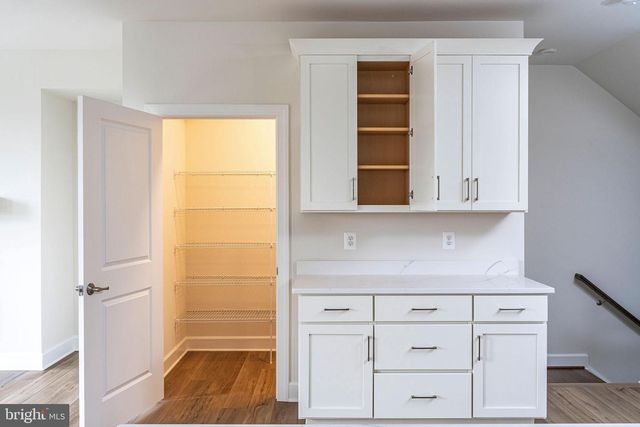 23642 WINTERDAY DR, Ashburn, VA 20148