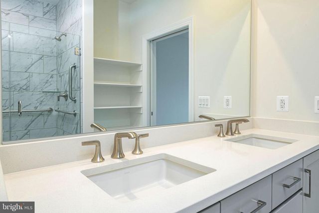 23642 WINTERDAY DR, Ashburn, VA 20148