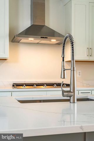 23642 WINTERDAY DR, Ashburn, VA 20148