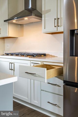 23642 WINTERDAY DR, Ashburn, VA 20148