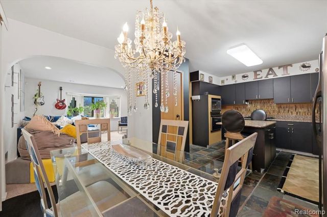 23605 Beech Road, Southfield, MI 48033