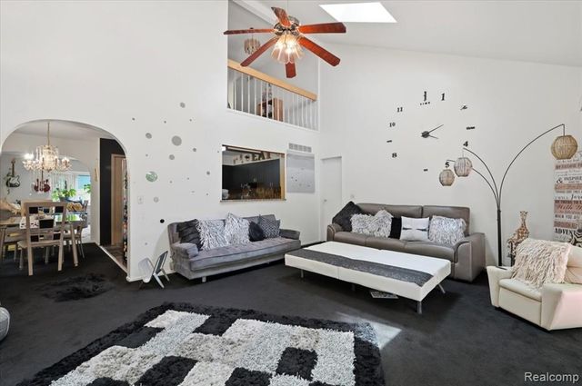 23605 Beech Road, Southfield, MI 48033
