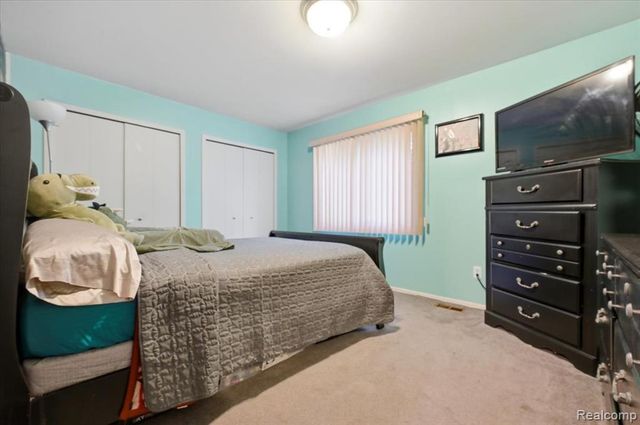 23605 Beech Road, Southfield, MI 48033