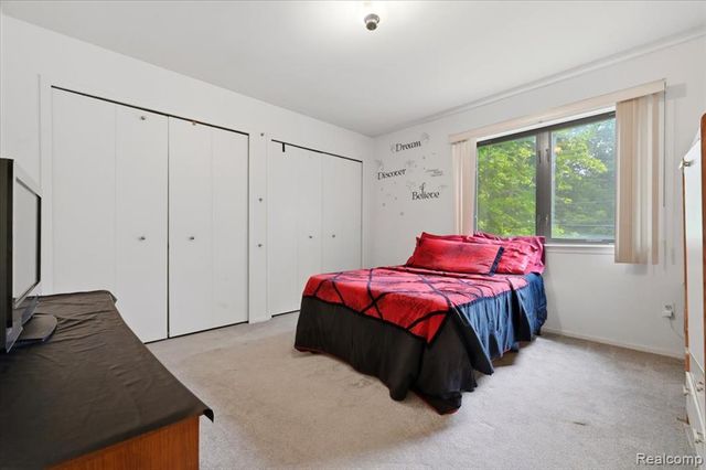23605 Beech Road, Southfield, MI 48033