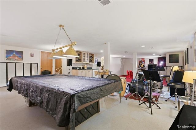 23605 Beech Road, Southfield, MI 48033