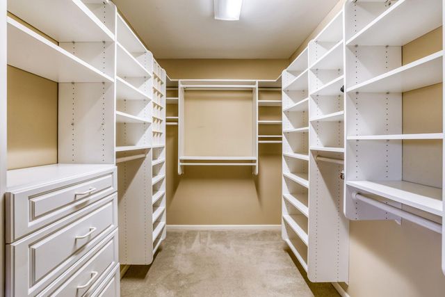 228 Ridgewood Avenue, Minneapolis, MN 55403