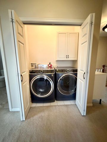 228 Ridgewood Avenue, Minneapolis, MN 55403