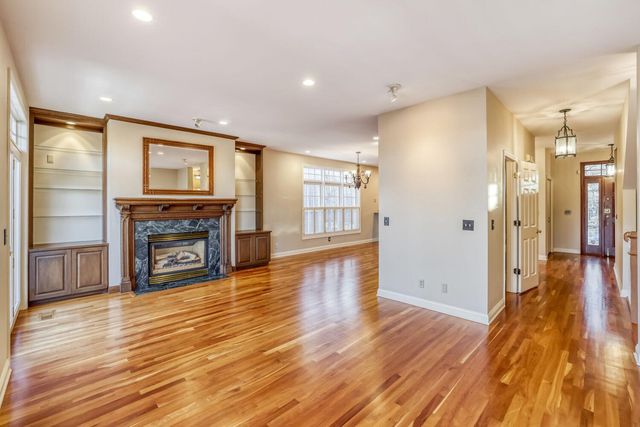 228 Ridgewood Avenue, Minneapolis, MN 55403