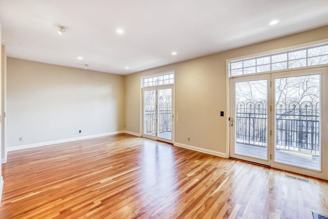 228 Ridgewood Avenue, Minneapolis, MN 55403