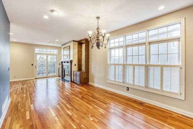 228 Ridgewood Avenue, Minneapolis, MN 55403