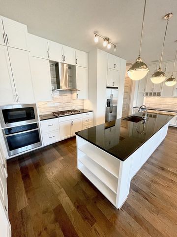 2323 N Akard Street 3102, Dallas, TX 75201