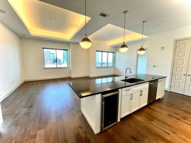 2323 N Akard Street 3102, Dallas, TX 75201