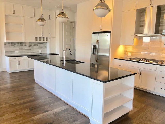 2323 N Akard Street 3102, Dallas, TX 75201