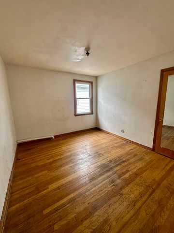 5435 W MELROSE Street, Chicago, IL 60641