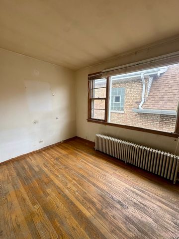 5435 W MELROSE Street, Chicago, IL 60641