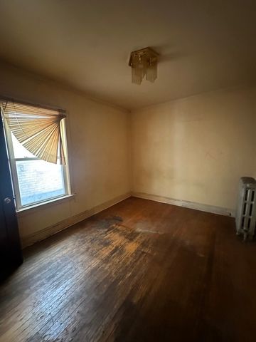 5435 W MELROSE Street, Chicago, IL 60641