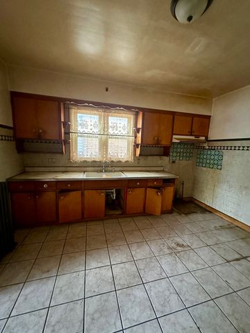 5435 W MELROSE Street, Chicago, IL 60641