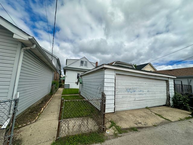 5435 W MELROSE Street, Chicago, IL 60641