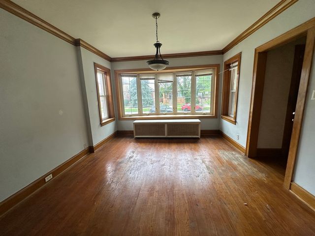 5435 W MELROSE Street, Chicago, IL 60641