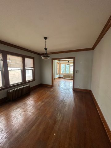 5435 W MELROSE Street, Chicago, IL 60641