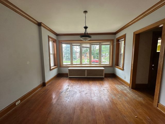 5435 W MELROSE Street, Chicago, IL 60641